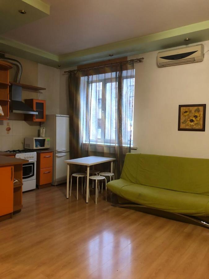 Квартира-Студия На Котляра Kharkov Luaran gambar